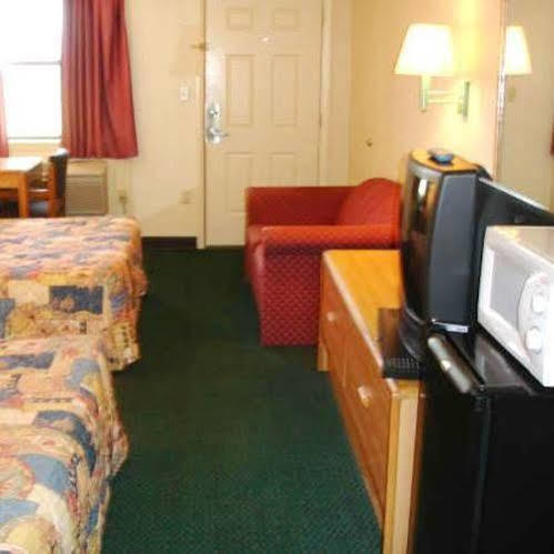 Econo Lodge フォレスト・シティ エクステリア 写真