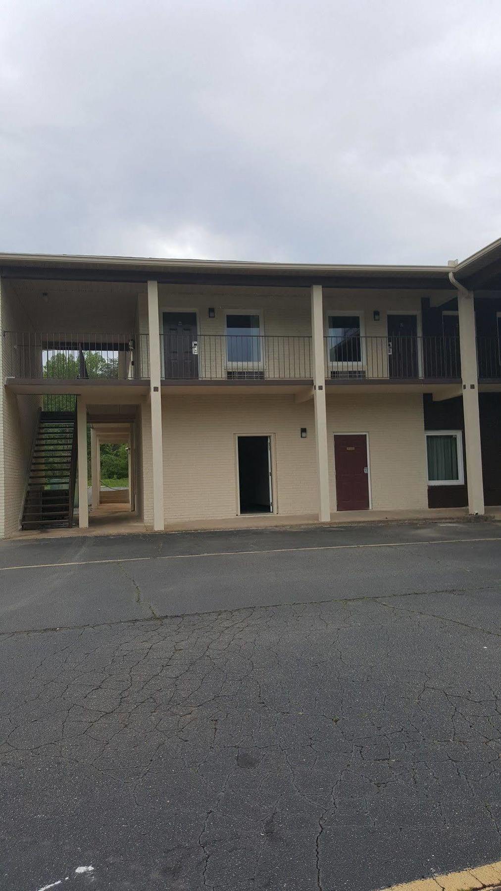 Econo Lodge フォレスト・シティ エクステリア 写真