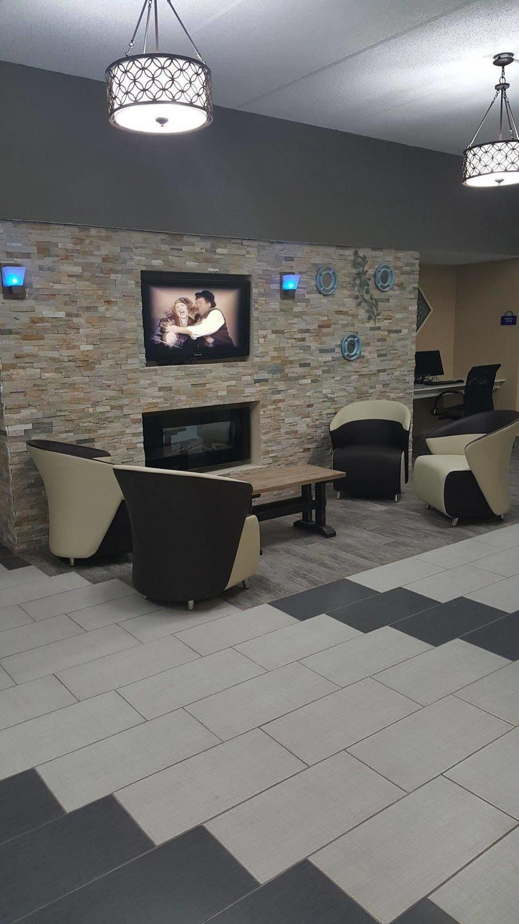 Econo Lodge フォレスト・シティ エクステリア 写真
